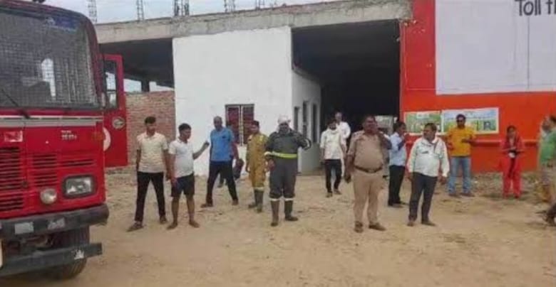 फरुखाबाद में अमोनिया गैस रिसाव से मचा हड़कंप काफी मशक्कत के पाया गया काबू 