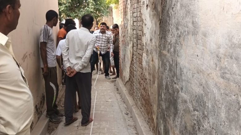 ग्रामीणों की शिकायत पर मनरेगा कार्यों की जांच करने पहुंचे लोकपाल, बबई भटपुरा के ग्रामीणों ने अनियमितता का लगाया था आरोप