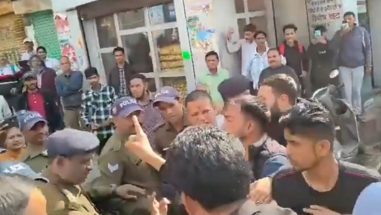 छात्रसंघ चुनाव की मांग को लेकर छात्र ने खुद पर ज्वलनशील पदार्थ छिड़क कर किया आत्मदाह प्रयास