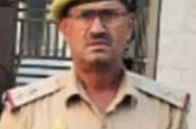 लगातार कार्यवाहियों के बाद भी बदायूं में कम नही हो रही रिश्वतखोरी की रफ्तार 20 हजार लेते चौकी इंचार्ज गिरफ्तार