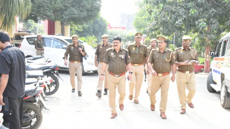 एसएसपी ने बदायूं शहर के व्यस्तम स्थानों का भ्रमण किया ।