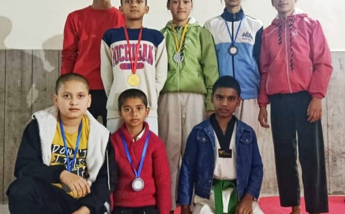 अल्मोड़ा।योग फर्स्ट प्राइज मनी ताइक्वांडो एवं योग इंटर स्कूल ओपन चैम्पियनशिप-2024 में अल्मोड़ा के छात्रों का शानदार प्रदर्शन