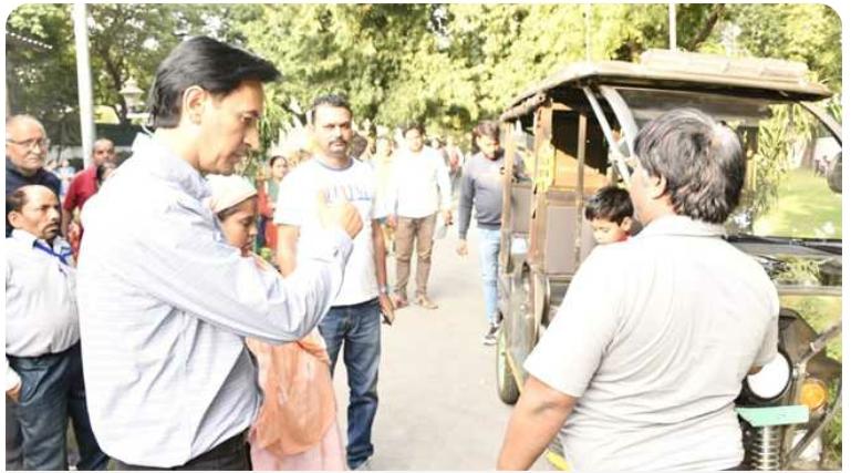 जनता दरबार में मिली शिकायत पर कुमायूं आयुक्त दीपक रावत का कड़ा एक्शन