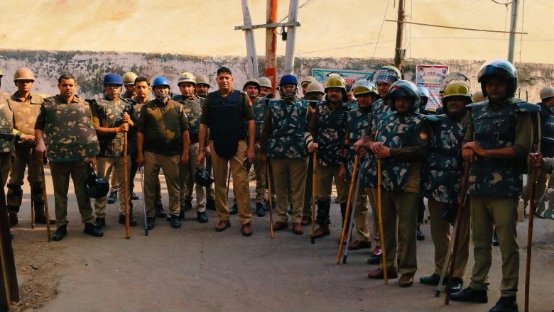 संभल की जामा मस्जिद में अमन चैन से अदा हुईं जुमे की नमाज़ कमिश्नर एडवोकेट ने न्यायालय से रिपोर्ट पेश करने को मांगा समय