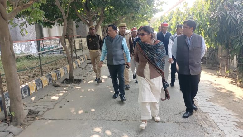 डीएम ने कलेक्ट्रेट का ब्राह्मय निरीक्षण कर सफाई व्यवस्था सुनिश्चित रखने के दिए निर्देश