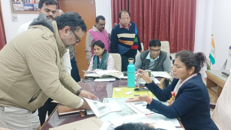 डीएम ने की जल जीवन मिशन के कार्यों की समीक्षा