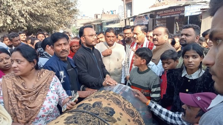 युवक का शव रखकर जाम किया हाइवे मौके पर पहुंचे सपाइयों ने समझबुझाकर खुलवाया जाम