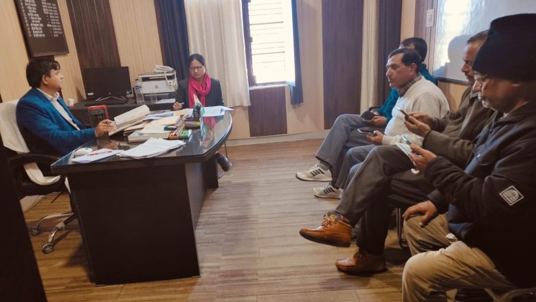 अल्मोड़ा (द्वाराहाट) – उत्तराखंड भूमिविधियों पर बैठक, सुझावों का हुआ आदान-प्रदान 