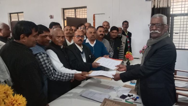 आजमगढ़ निजामाबाद में बार एसोसिएशन के चुनाव में कुल 23 लोगों ने किया नामांकन।