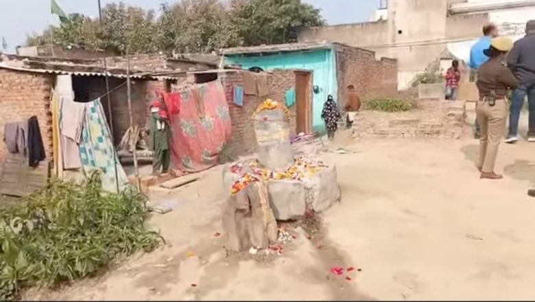 जौनपुर में कब्रिस्तान के पास मिला शिवलिंग , फोर्स तैनात