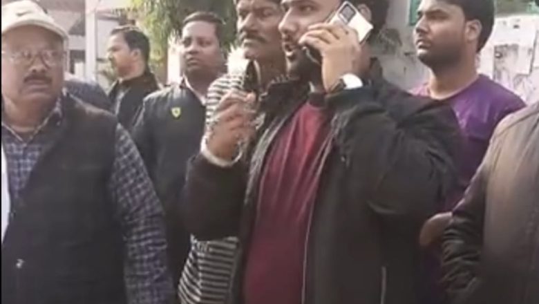 ब्रेक लगाने के विवाद में बीजेपी नेता के गनर सिपाही ने नगर निगम के बाबू को जड़ा थप्पड़ , पीड़ित ने सस्पेंड करने की मांग