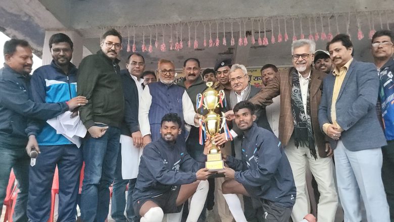 फुटबॉल टूर्नामेंट, पूर्णिया बनाम रेल जमालपुर के बीच फाइनल मुकाबला में पूर्णिया ने कप पर जमालपुर कब्जा