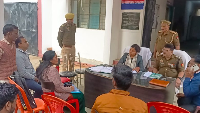 बदायूँ।डीएम की अध्यक्षता में थाना उसावा में संपन्न हुआ थाना समाधान दिवस का आयोजन।