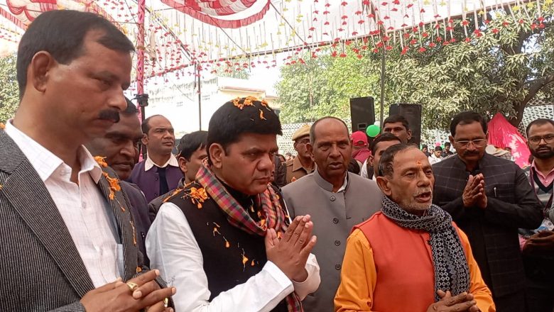 आजमगढ़।मां दुर्गा बालिका कालेज इंटर कालेज में आयोजित वार्षिकोत्सव के दौरान हुआ विज्ञान प्रदर्शनी का आयोजन