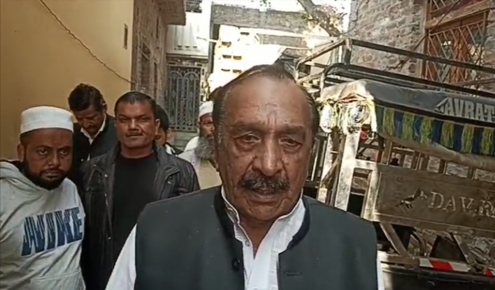 विधायक ने जाना हिंसा में जान गंवाने वाले परिवारों का हाल