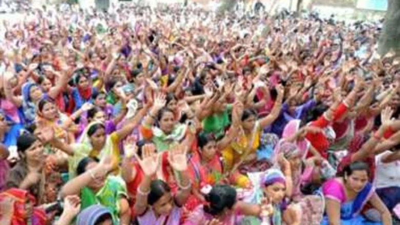 यूपी के 1.42 लाख शिक्षामित्रों का तबादले व मानदेय बढ़ाने पर जल्द हो सकता है फैसला, मुख्य सचिव ने दिया आश्वासन