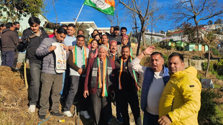 अल्मोड़ा।कांग्रेस प्रत्याशी भैरव गोस्वामी ने घर घर जाकर किया चुनाव प्रचार