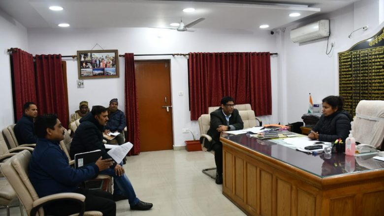 बदायूँ।किसान मुफ्त बिजली योजना का कराएं प्रचार प्रसार: जिलाधिकारी 