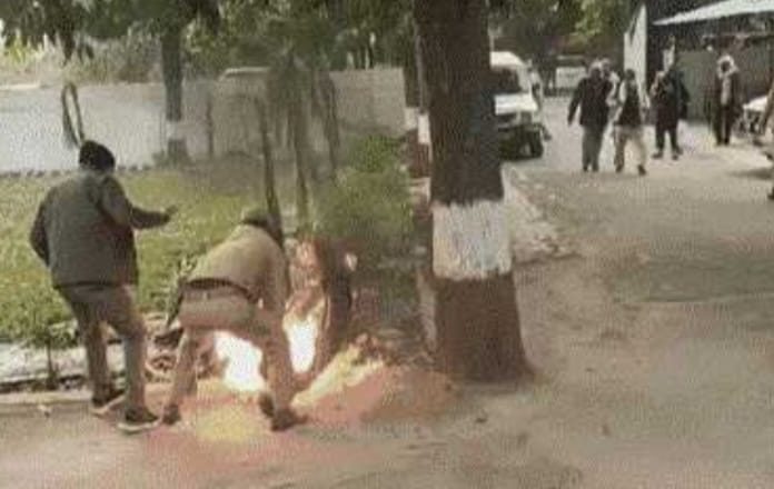 बदायूँ।आत्मदाह की कोशिश करने वाले गुलफाम की इलाज के दौरान मौत