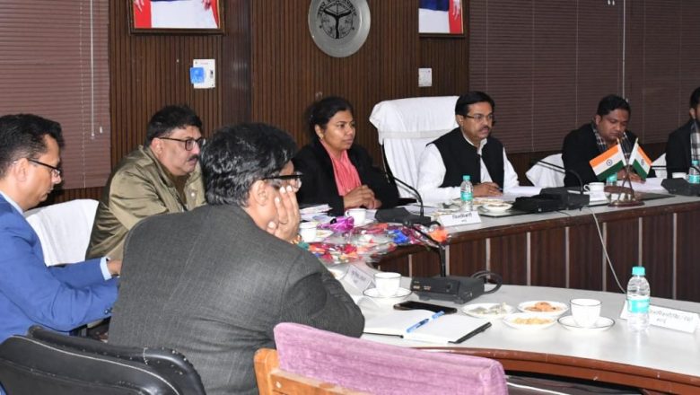 बदायूँ।केंद्रीय राज्यमंत्री ने की विद्युत विभाग के कार्यों की समीक्षा