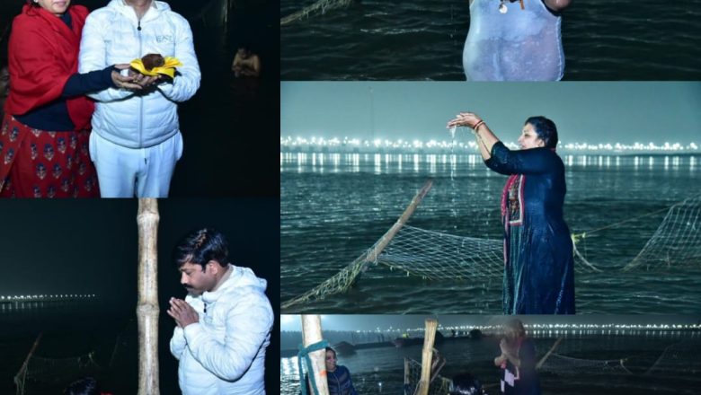 प्रयागराज।प्रदेश सरकार में मंत्री नंदगोपाल नंदी ने सपरिवार लगाई त्रिवेणी संगम में आस्था और पुण्य की डुबकी।