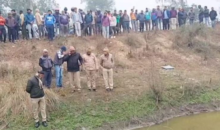 बदायूं ।बरेली मथुरा हाइवे किनारे  भरे पानी में युवक का शव मिला 