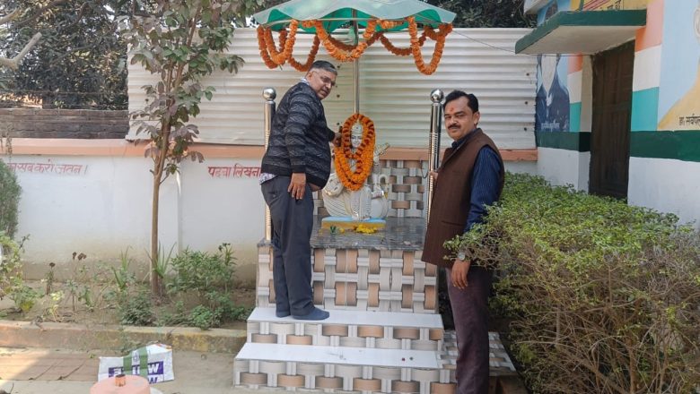 बलिया।बसंत पंचमी पर बच्चों ने लिया मां सरस्वती का आशीर्वाद: प्राथमिक विद्यालय मुसहर बस्ती उरैनी, में बच्चों और शिक्षकों ने किया पूजन