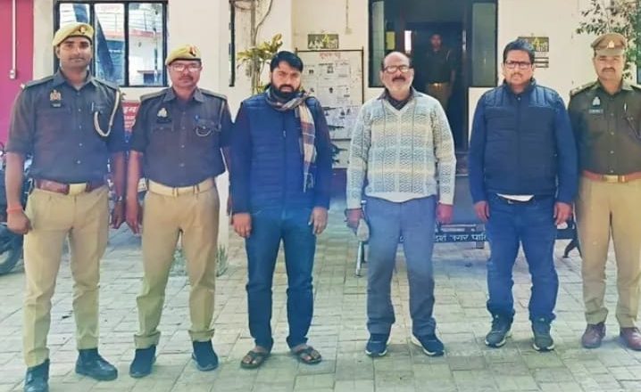 बलिया।बैंक से 21.57 लाख की चोरी का हुआपर्दाफाश मैनेजर और कैशियर समेत तीन गिरफ्तार 