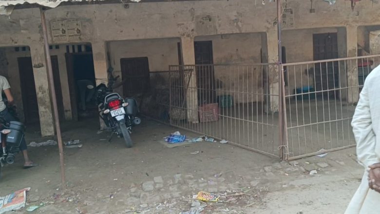 आजमगढ़।अहलौला में पिक अप जलाएं जाने के विरोध में व्सयापारियों ने सब्जी मंडी बंद कर जताया विरोध