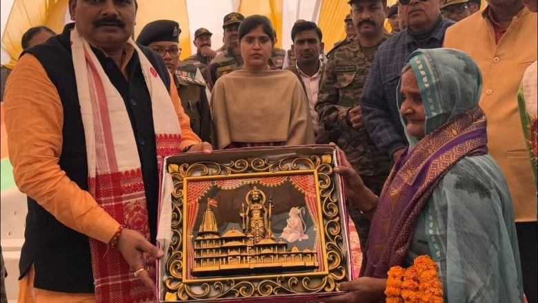 जौनपुर।शहीद आशुतोष यादव को विधायक और डीएम ने किया नमन दी गई श्रद्धांजलि। 