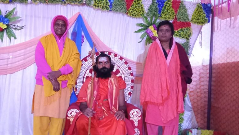 जौनपुर।पीयू के पूर्व छात्र बने संन्यासी, कुंभ में कर रहे हैं प्रवचन 