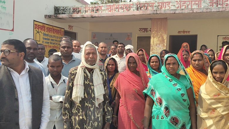 आजमगढ़।खालिसपुर निवासी ग्रामीणों ने ग्राम प्रधान पर लगे भ्रष्टाचार के आरोपों को बताया निराधार, जताई नाराजगी 