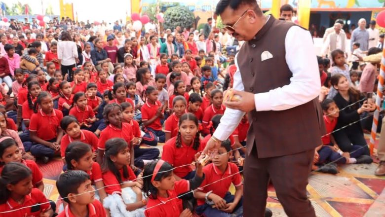 जौनपुर।बेहतर प्रदर्शन कर रहे है जिले के परिषदीय विद्यालय – डॉ0 दिनेश चंद्र