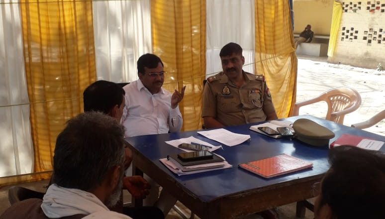 बलिया।थाना समाधान दिवस पर आए चार मामलों में एक का मौके पर हुआ निस्तारण।