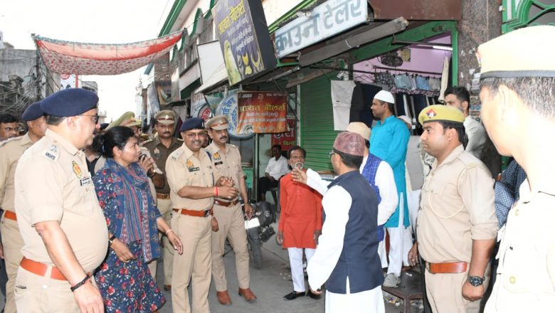 बदायूँ।डीएम एसएसपी ने त्योहारों को दृष्टिगत रखते हुए नगर में किया रूट मार्च 