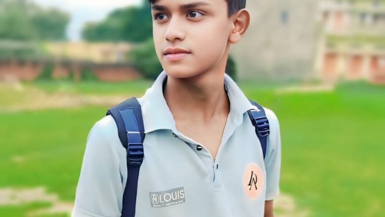 बलिया।शिक्षामित्र के होनहार बेटे का ग्रीन पार्क कानपुर में क्रिकेट खेलने के लिए चयन :लोगों में चहुंओर खुशी का माहौल 