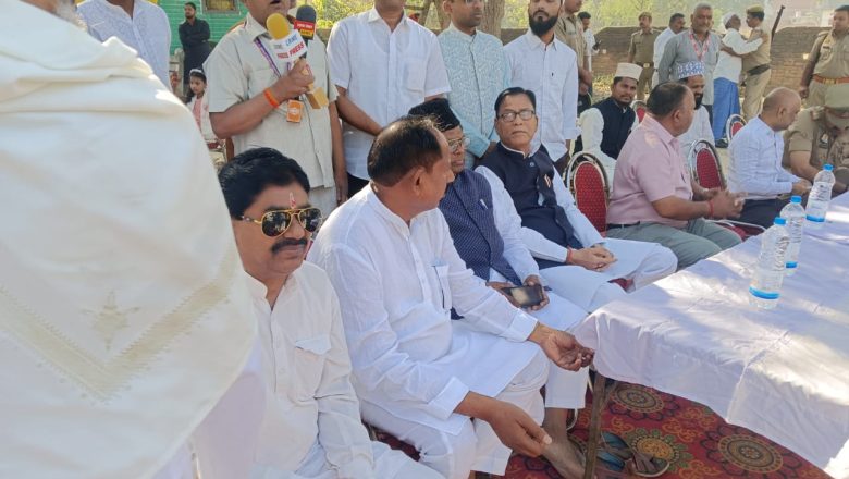 बलिया:ईद का त्योहार क्षेत्र में हर्सोल्लास के साथ मनाया।