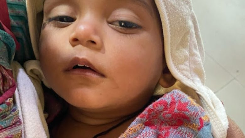 हापुड़।सड़क किनारे पड़ी मिली 9 माह की बच्ची ।