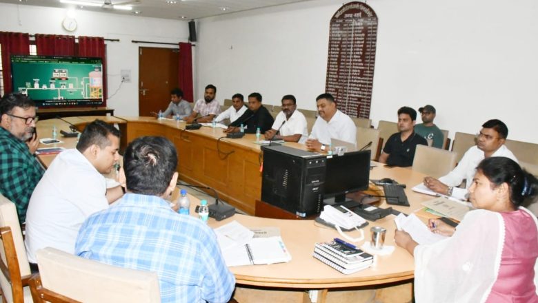 बदायूँ।डीएम ने की जल जीवन मिशन के कार्यों की समीक्षा