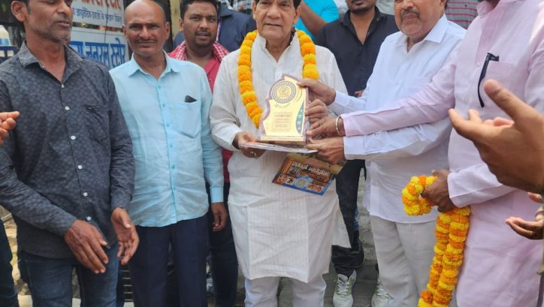 आजमगढ़।नरौली पर ऊर्जा मंत्री ए0के0 शर्मा का पदाधिकारी ने जोरदार स्वागत किया