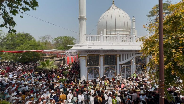 बदायूँ।ककराला के हजरत शुजाहत मियां के उर्स की क़ुल की रस्म के साथ हुआ समापन