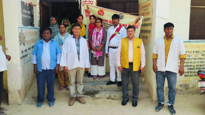 भदोही।सीएमओ ने प्राथमिक स्वास्थ्य केंद्र दुर्गागंज स्वास्थ्य मेले का किया निरीक्षण।