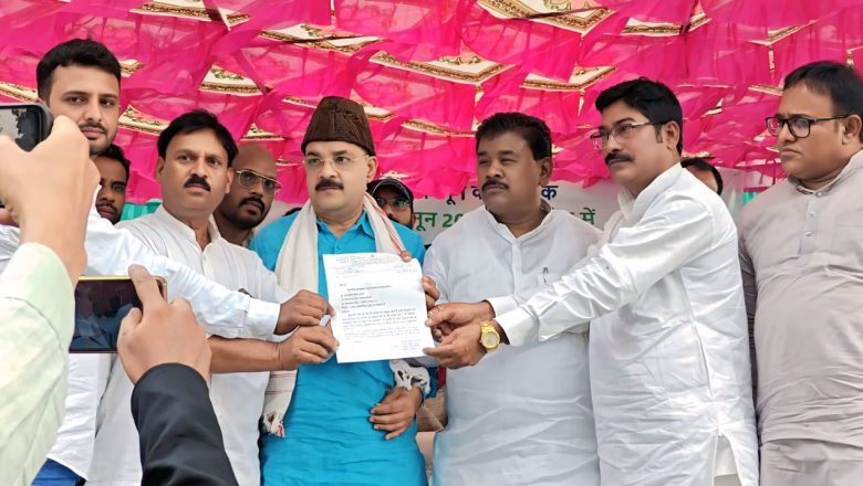 रांची (झारखंड)।मांडर में वक्फ कानून के विरोध में, सैकड़ों लोग हुए शामिल, पूर्व मंत्री और कांके विधायक को ज्ञापन सौंपा गया।