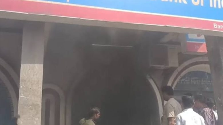 बरेली सेंट्रल बैंक के एसी से हुए शॉट सर्किट से लगी आग मचा हड़कप दमकल ने पाया आग पर काबू 