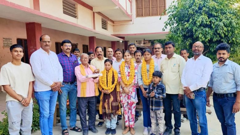 जौनपुर जिले के छात्र-छात्राओं ने इंटरमीडिएट परीक्षा में शानदार प्रदर्शन किया, जिले का नाम रोशन किया।