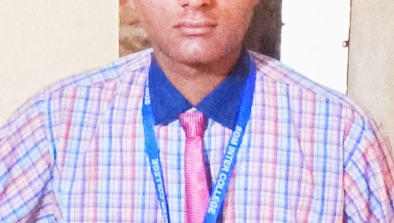 मुरादाबाद।डाक्टर बनकर देश की सेवा करना चाहते है हाईस्कूल में फर्स्ट रैंक लाने वाले मुरादाबाद के अमन शर्मा