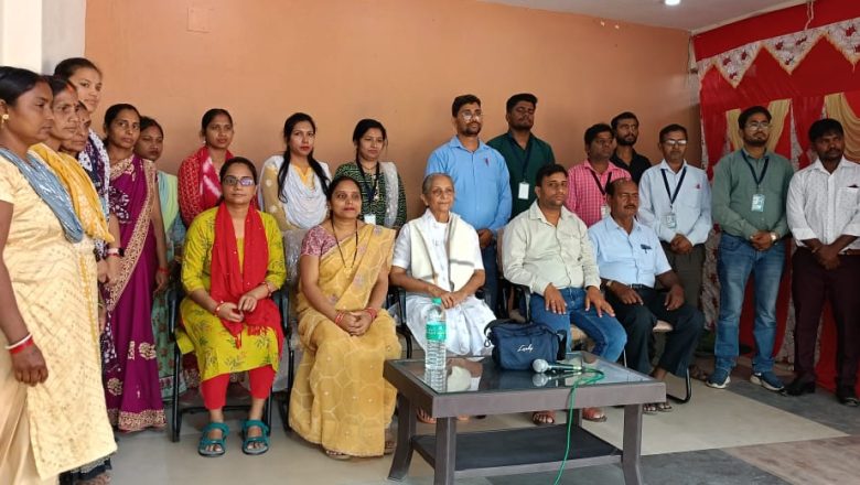 (झारखंड )रांची।एक्सीलेंट पब्लिक स्कूल में योग जागरूकता शिविर, 500 बच्चों ने लिया भाग।