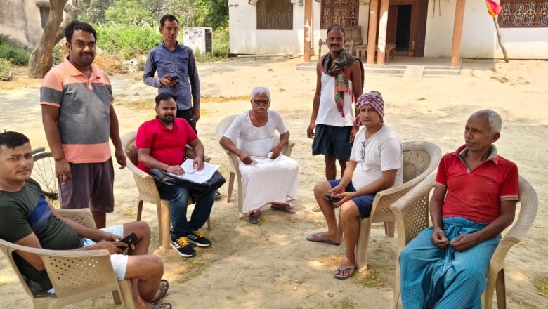 बलिया।लहसनी ग्राम में सॉइल हेल्थ कार्ड के लिए हुआ रजिस्ट्रेशन, किसानों को बताया गया इसके लाभ