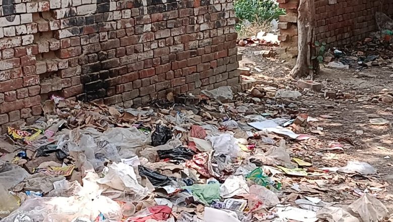 आजमगढ़।ग्राम पंचायत सिधौना में सफाई कर्मी न होने से परेशानी