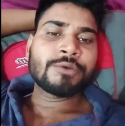 शाहजहांपुर।फेसबुक पर लाइव आकर बोला ससुराल वालो ने वसूल लिए 25 लाख फिर भी नहीं छोड़ रहे कर ली आत्महत्या